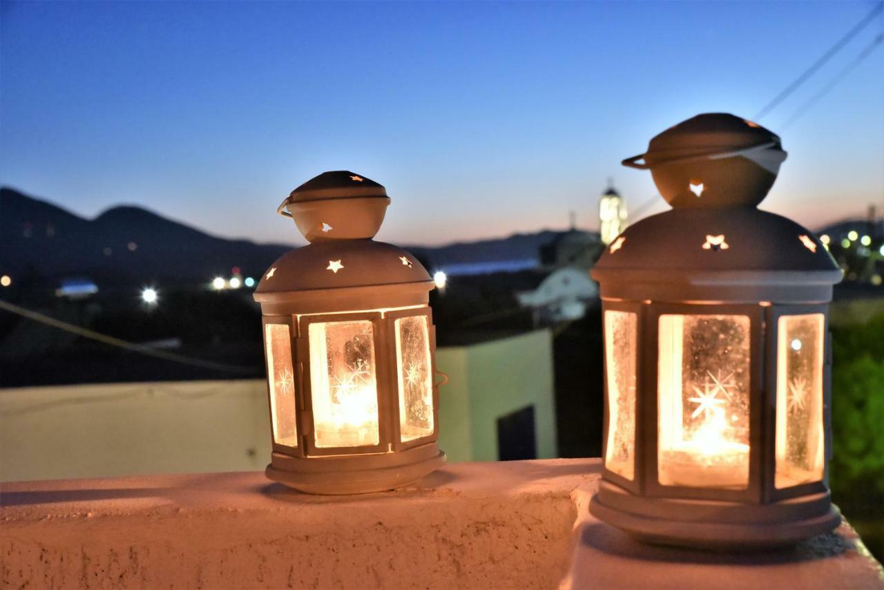 Avra Milos Zefiría Buitenkant foto